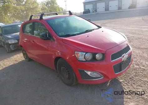 2015 Chevrolet Sonic Rs Manual из США, поврежденный, VIN 1G1JH6SB6F4101231